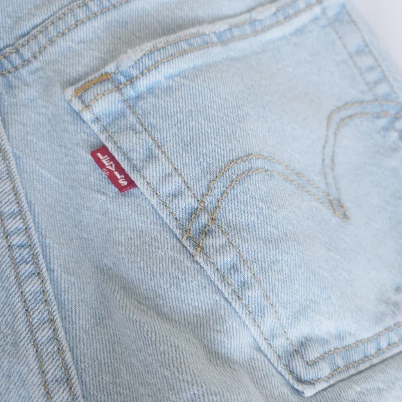 Levi's Light Wash High Rise Wedgie Skinny Ankle Jeans ✨️LIKE NEW✨️ - Picture 15 of 16